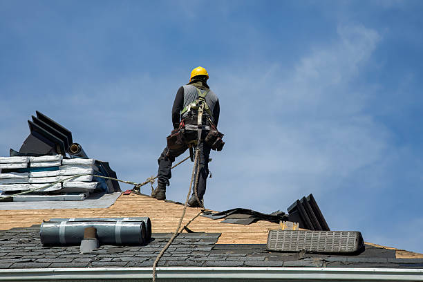 Professional Roofing technician working in Heath, OH